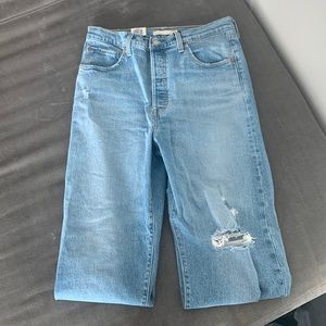 Levi’s Ribcage Straight Ankle Jeans